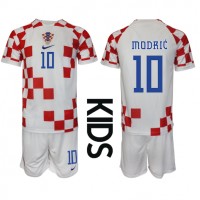 Billiga Kroatien Luka Modric #10 Barnkläder Hemma fotbollskläder till baby VM 2022 Kortärmad (+ Korta byxor)
